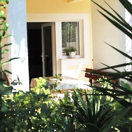 Antonio - Two Bedroom With Terrace A Apartmán