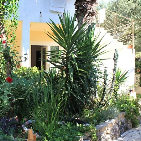 Antonio - Two Bedroom With Terrace A Apartmán *